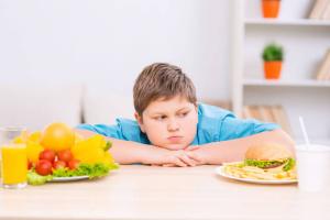 Ylipaino lapsi: Top 7 syytä lihavuuden