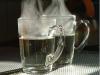 Miksi on hyödyllistä juoda aamulla tyhjään mahaan ei lasi kylmää ja kuumaa vettä