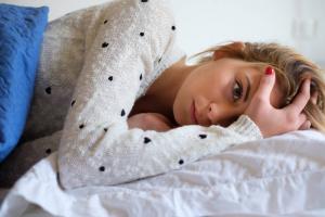 4 neuvoja miten selviytyä unettomuus