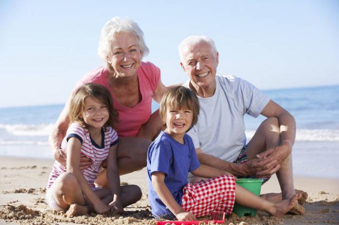 Isovanhemmat, lapsenlapset, jotka imettävät, elävät pidempään