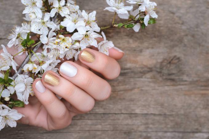 20 ideoita kevät manikyyri 2019: muotiväreissä ja koristelu kevät