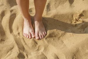 Top 19 harjoituksia ehkäisemiseksi tasainen jaloissa rannalla