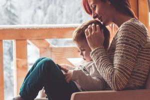 5 tapaa äidille pysyä rauhallisena, kun lapset vihastuvat