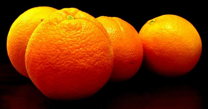 Appelsiinit - oranssi