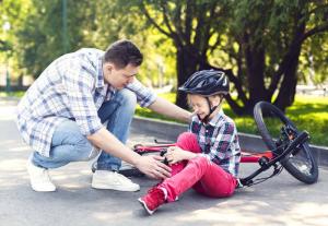 Kuinka vakuuttaa lapsesi onnettomuuksilta: asiantuntija-apua