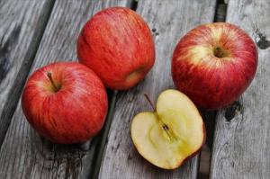 5 syytä miksi sinun täytyy syödä omenoita