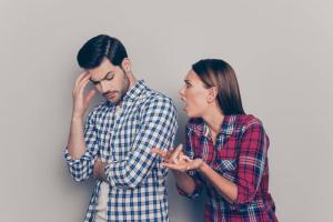 4 syitä, miksi syytökset voi pilata avioliitto