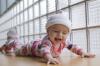 8 kuukautta vauva: miten kehittää, että leikki, päivä ja ruokavalio