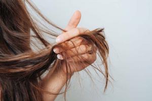Ongelmia hiusten kanssa - millaisia ​​vaivoja cim aiheuttaa?