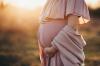7 temppua piilottamaan raskaus tyylillä