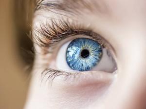 Miten tunnistaa näköhäiriöitä lapsen: neuvoja silmälääkäri