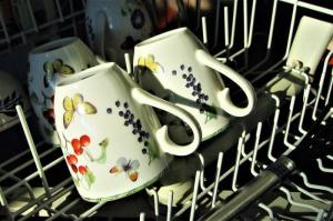 5 asioita, joita ei voi pestä astianpesukoneessa